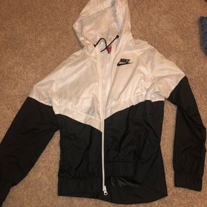 Small Nike windbreaker